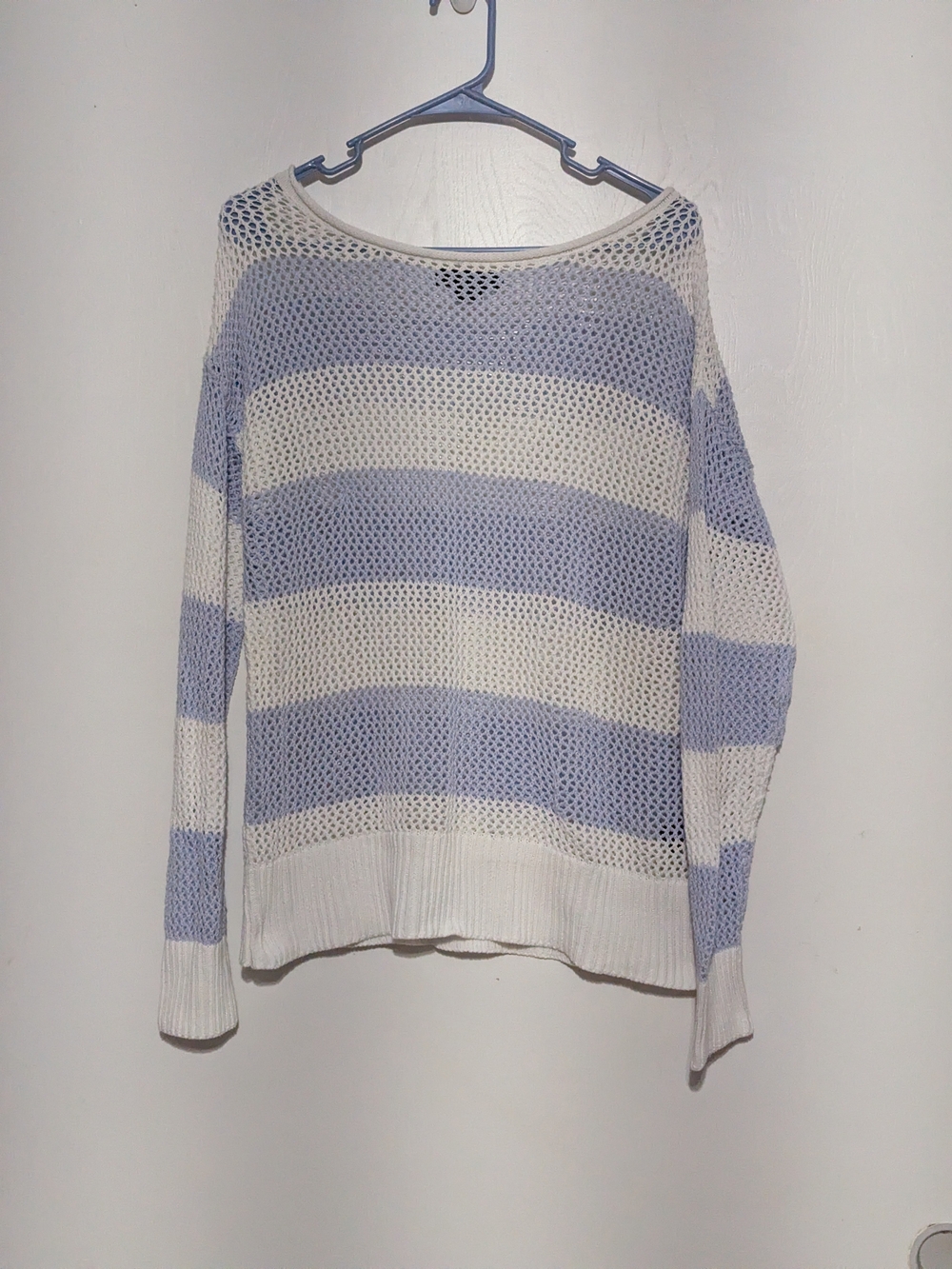Sanctuary Open-Knit Scoop Neck Sweater in Light Blue and White
